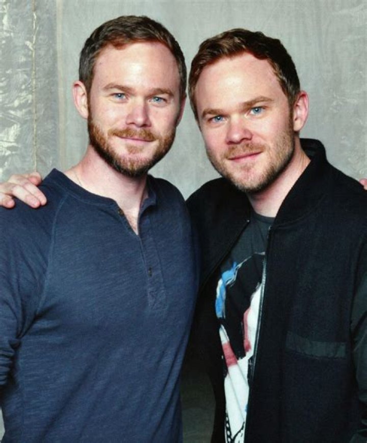 Aaron Ashmore Biography, Age, Height, Wife, Net Worth, Family