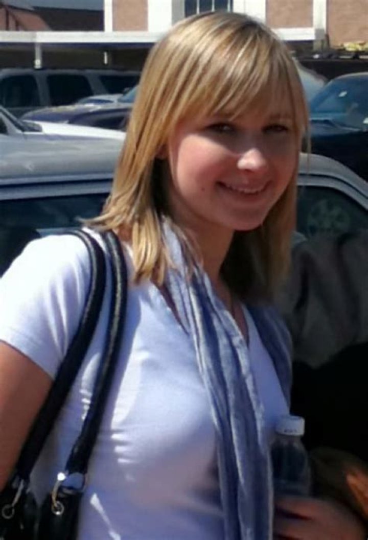 Abby Sunderland Biography, Age, Height, Husband, Net Worth, Family