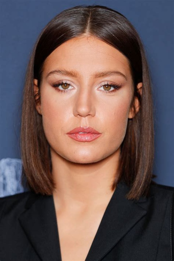 Adèle Exarchopoulos Biography, Age, Height, Husband, Net Worth, Family