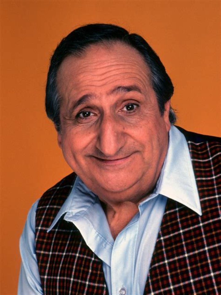 Al Molinaro biografía, edad, altura, esposo, net worth, familia