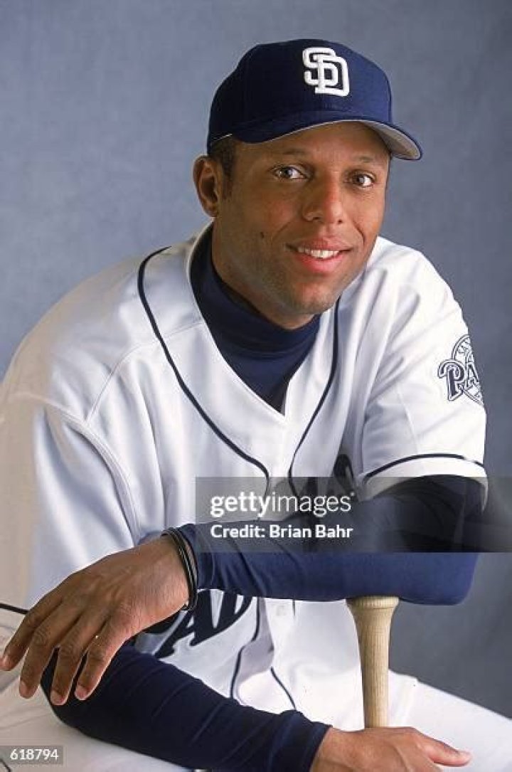 Alex Arias Biography, Age, Height, Wife, Net Worth, Family