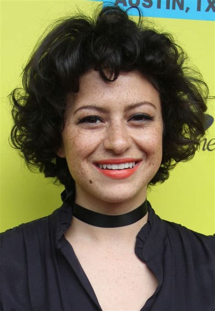 Alia Shawkat Biography, Age, Height, Husband, Net Worth, Family
