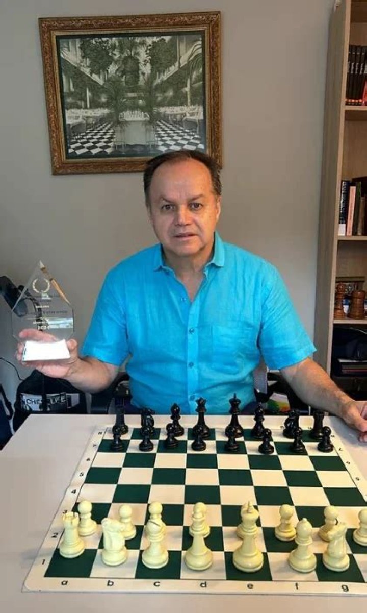 Alonso Zapata Biography, Age, Height, Wife, Net Worth, Family