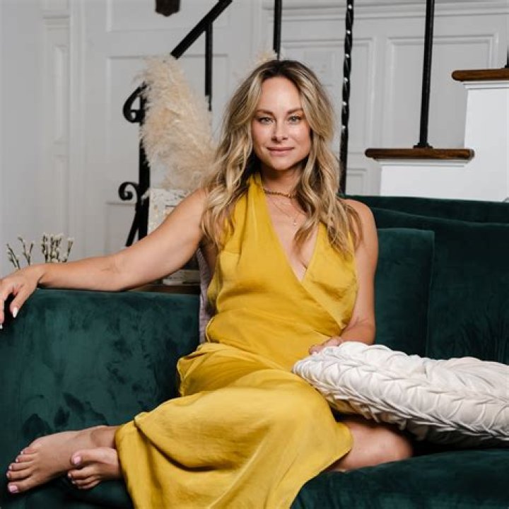 Alyshia Ochse Biography, Age, Height, Husband, Net Worth, Family