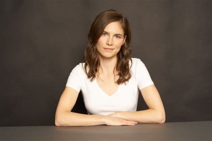 Amanda Knox Biography, Age, Height, Husband, Net Worth, Family
