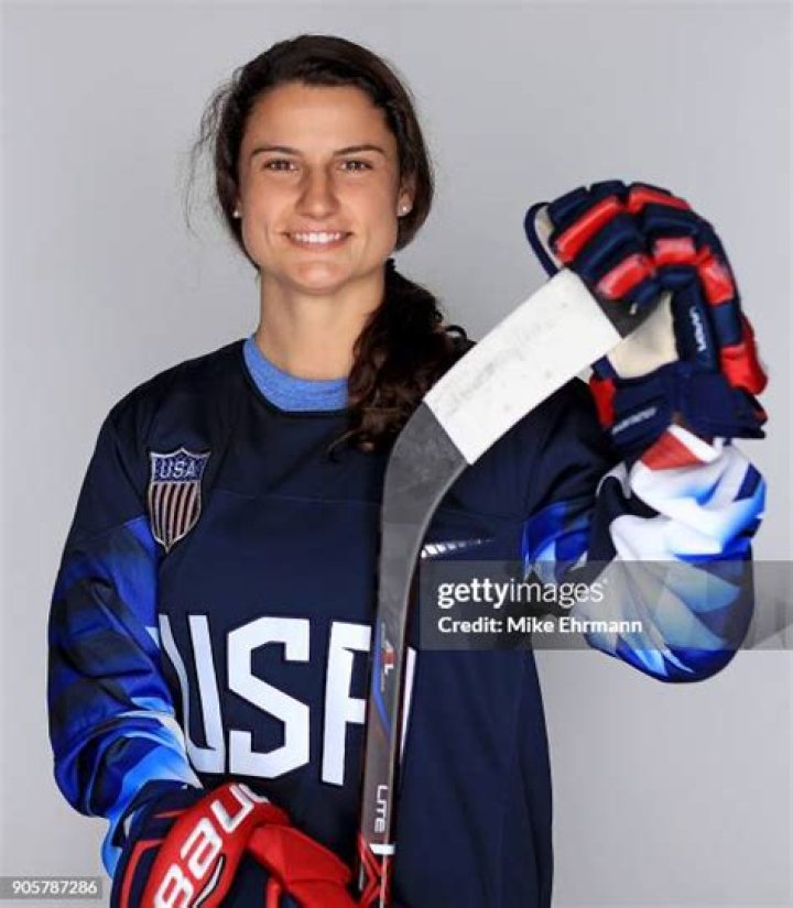 Amanda Pelkey Biography, Age, Height, Husband, Net Worth, Family