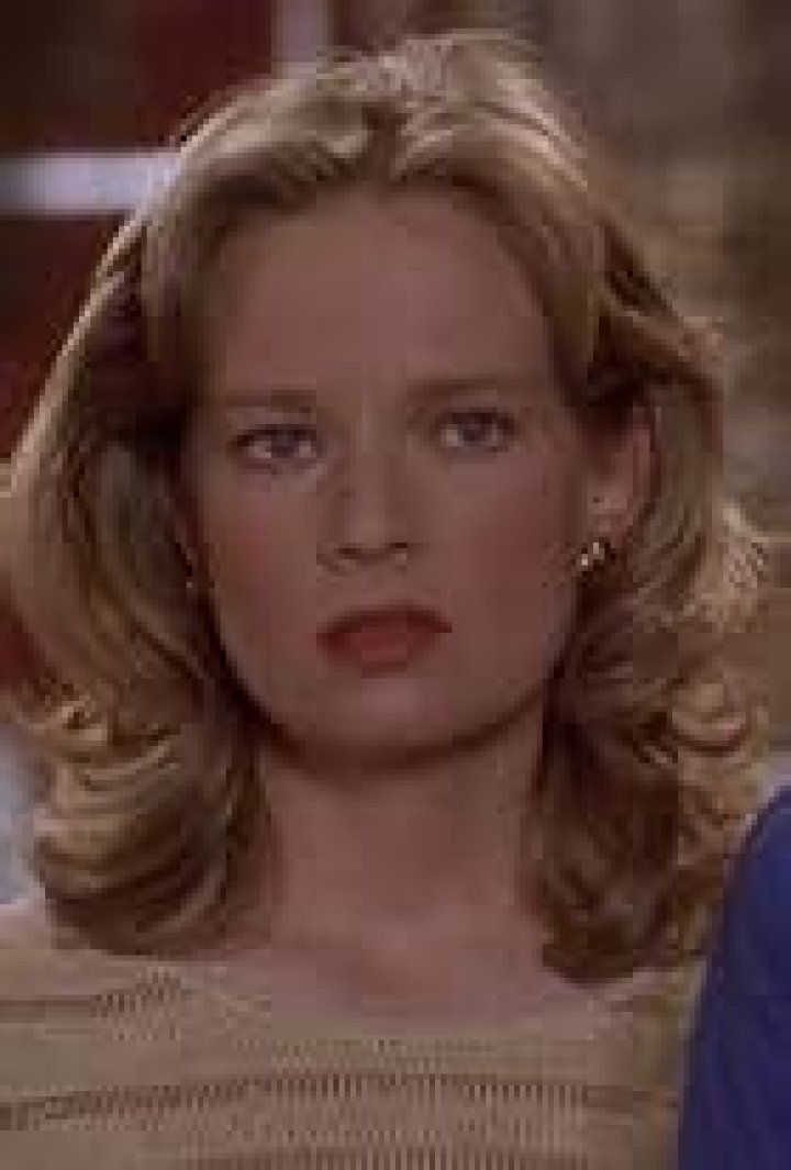 Amy Stoch Biography, Age, Height, Husband, Net Worth, Family