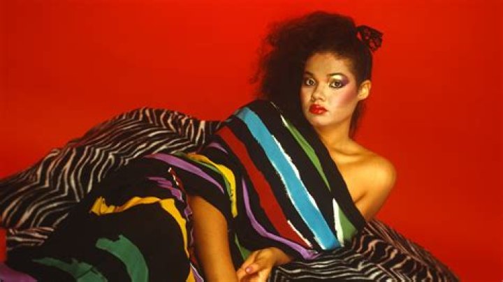 Angela Bofill Biography, Age, Height, Husband, Net Worth, Family