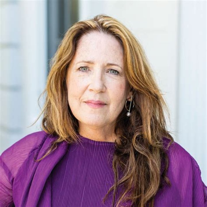 Ann Dowd Biography, Age, Height, Husband, Net Worth, Family