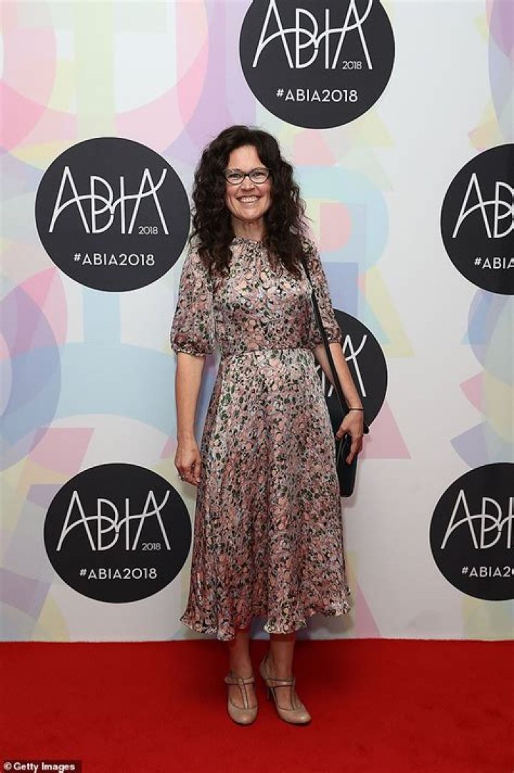 Annabel Crabb Biography, Age, Height, Husband, Net Worth, Family