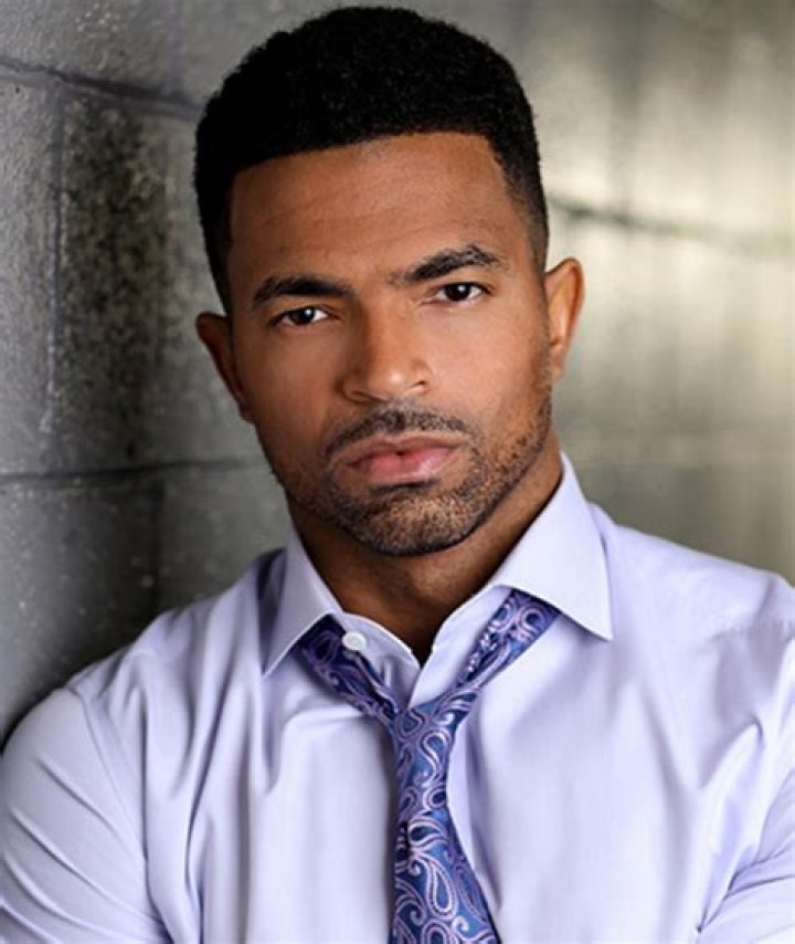 Anthony Dalton biografía, edad, altura, esposo, net worth, familia