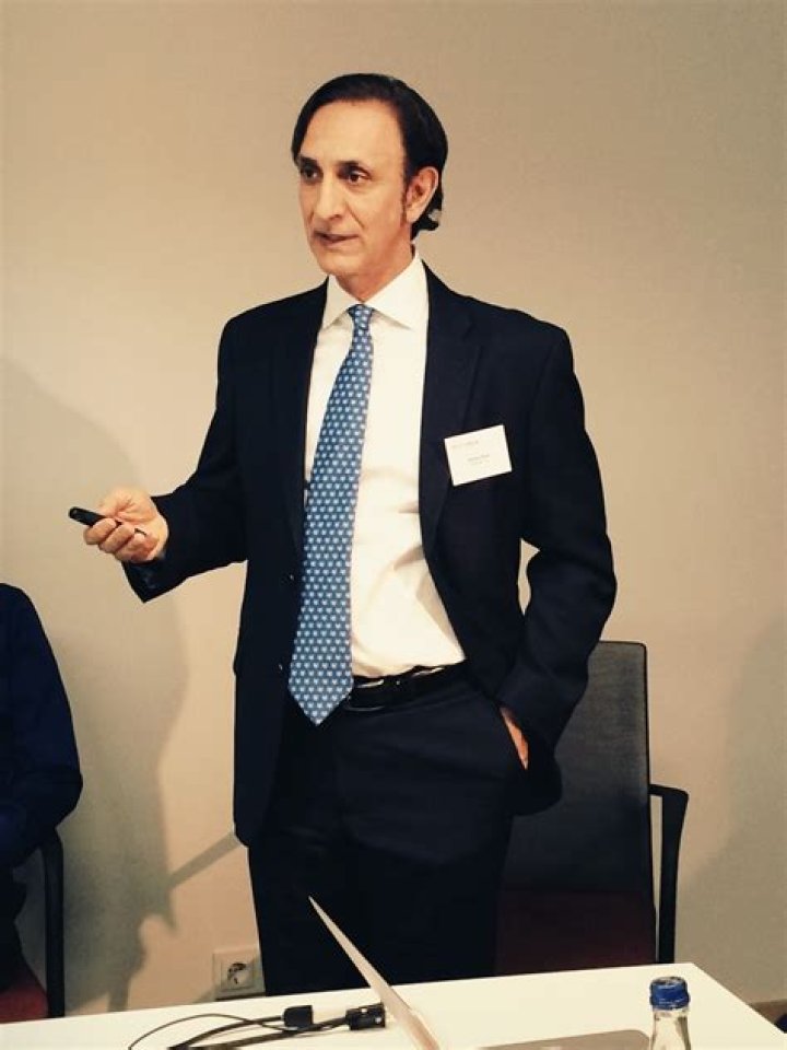 Ashar Aziz Biography, Age, Height, Wife, Net Worth, Family