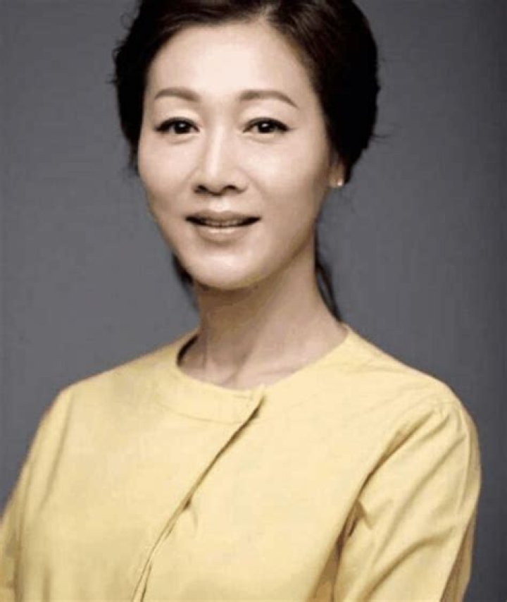 Bang Eun-hee Biography, Age, Height, Husband, Net Worth, Family