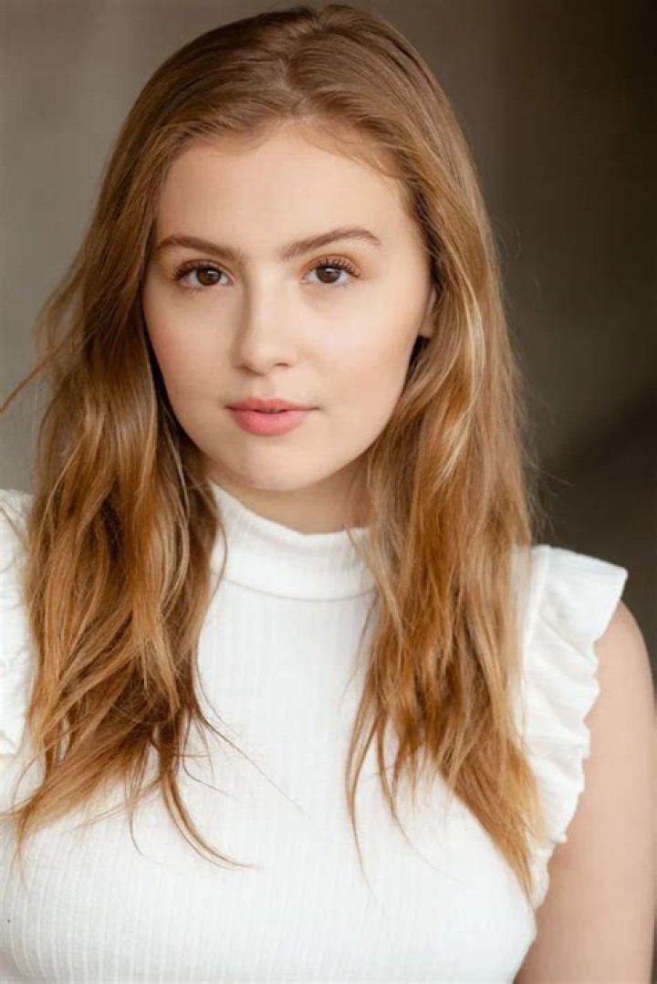 Bebe Wood Biography, Age, Height, Husband, Net Worth, Family