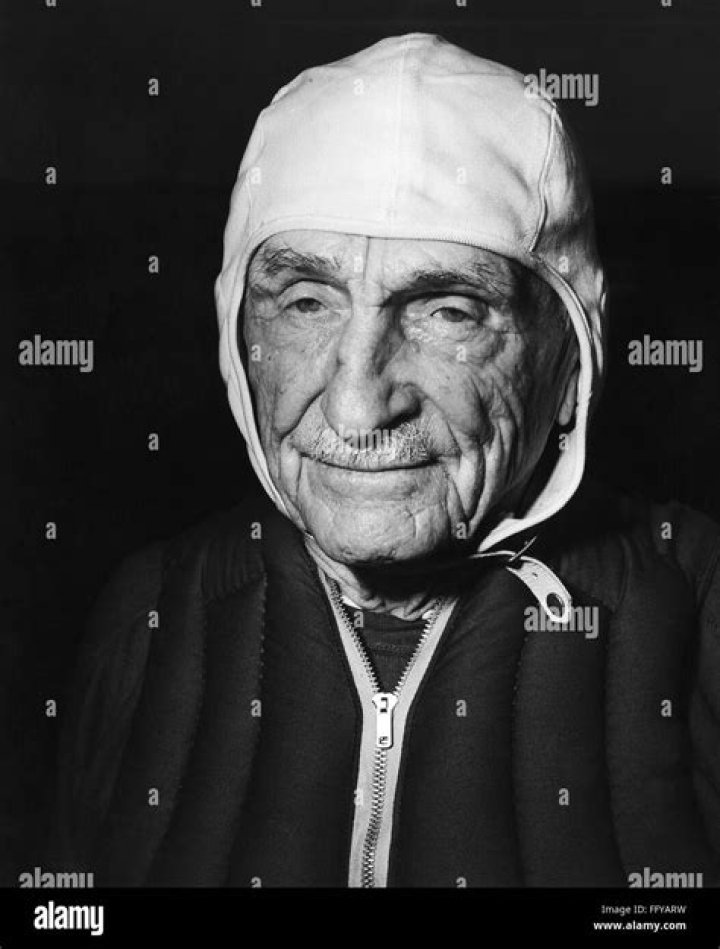 Bernarr Macfadden Biography, Age, Height, Wife, Net Worth, Family