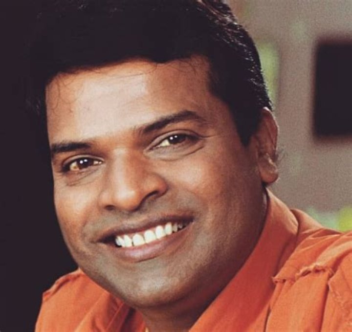 Bharat Jadhav Biography, Age, Height, Wife, Net Worth, Family