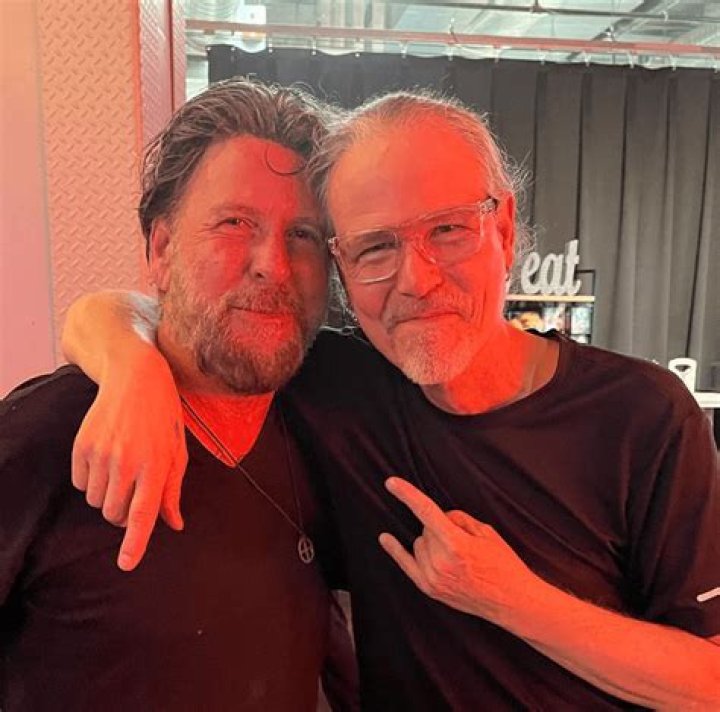 Bobby Dall biografía, edad, altura, esposo, net worth, familia