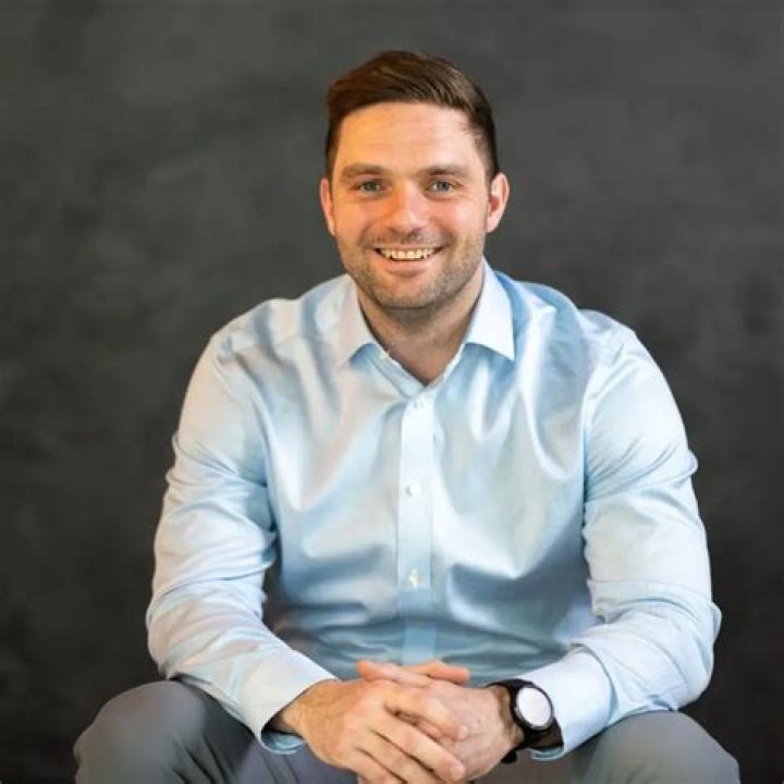 Brad Mills Biography, Age, Height, Wife, Net Worth, Family