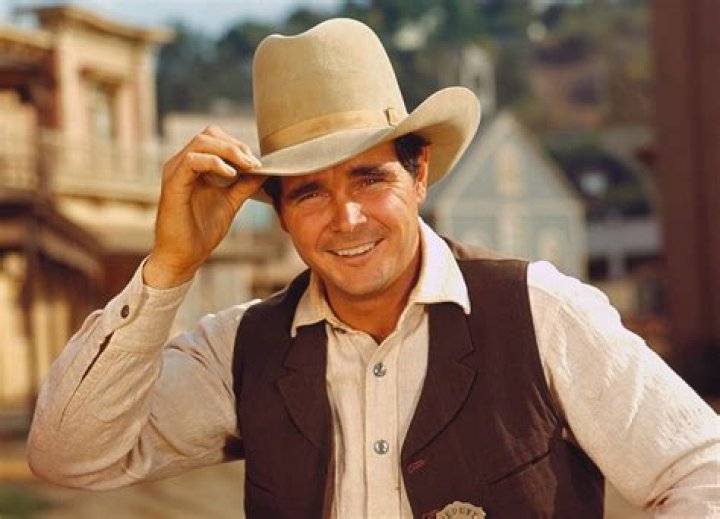 Buck Taylor Biography, Age, Height, Wife, Net Worth, Family