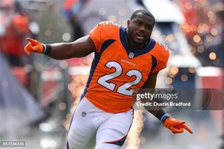 C. J. Anderson Biography, Age, Height, Wife, Net Worth, Family