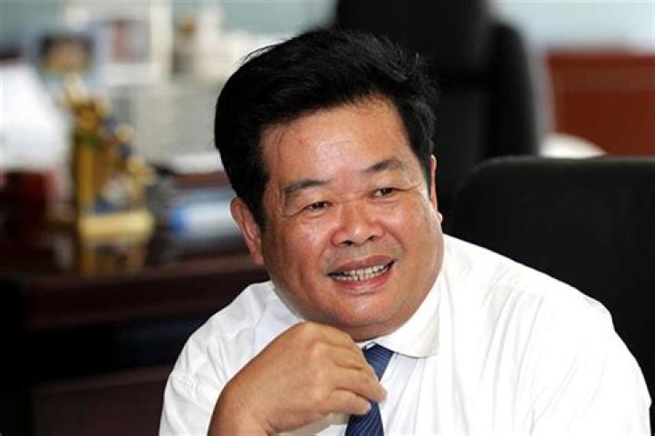 Cao Dewang Biography, Age, Height, Wife, Net Worth and Family