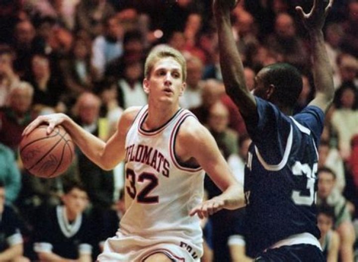 Chris Finch Biography, Age, Height, Wife, Net Worth, Family