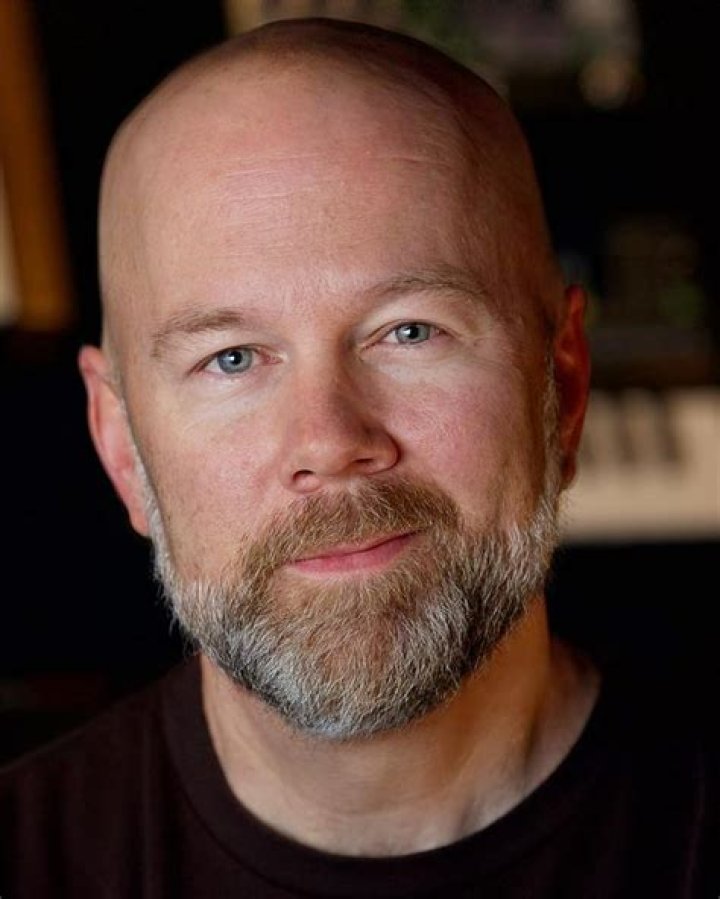 Christopher Sabat biografía, edad, altura, esposo, net worth, familia