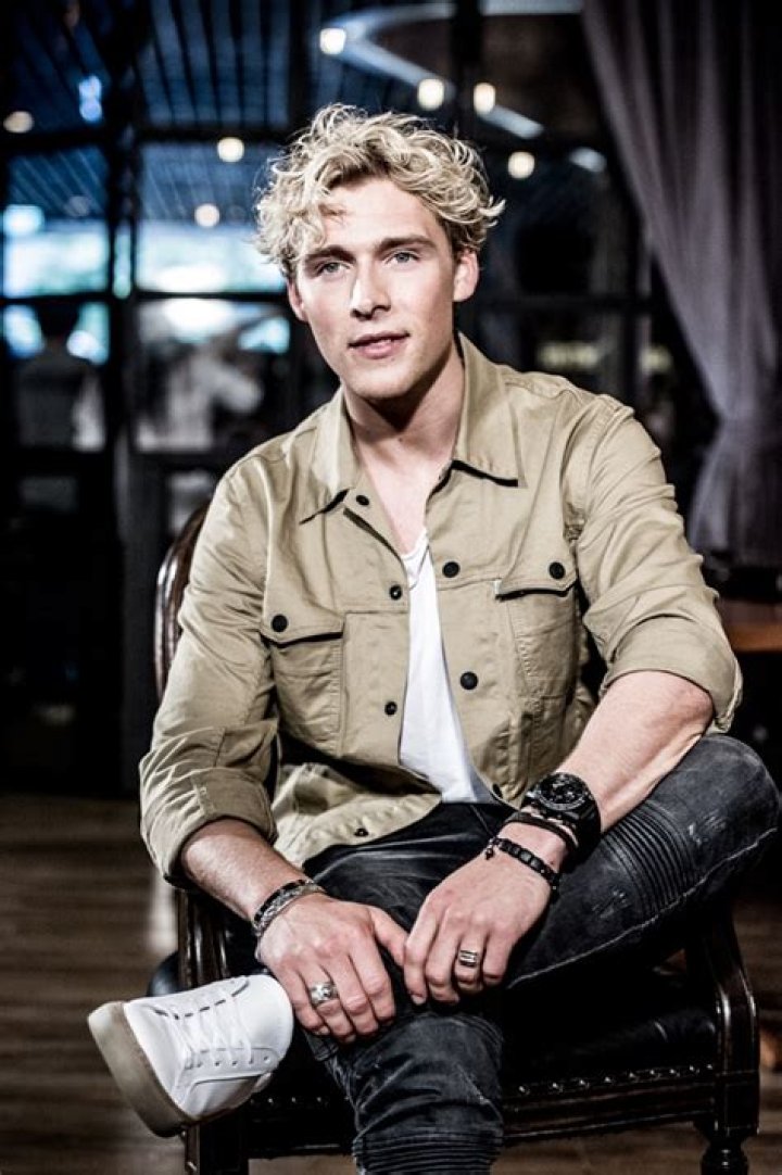 Christopher biografía, edad, altura, esposo, net worth, familia