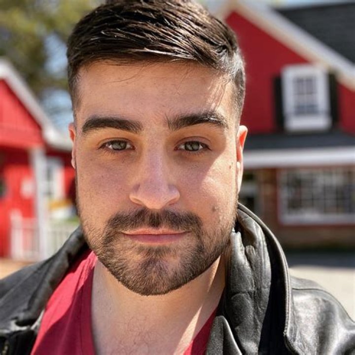 Connor Goldsmith Biography, Age, Height, Wife, Net Worth, Family