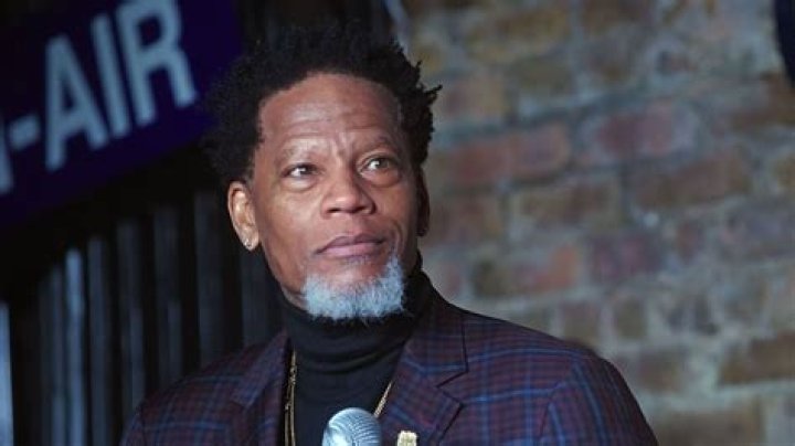 D. L. Hughley Biography, Age, Height, Wife, Net Worth, Family