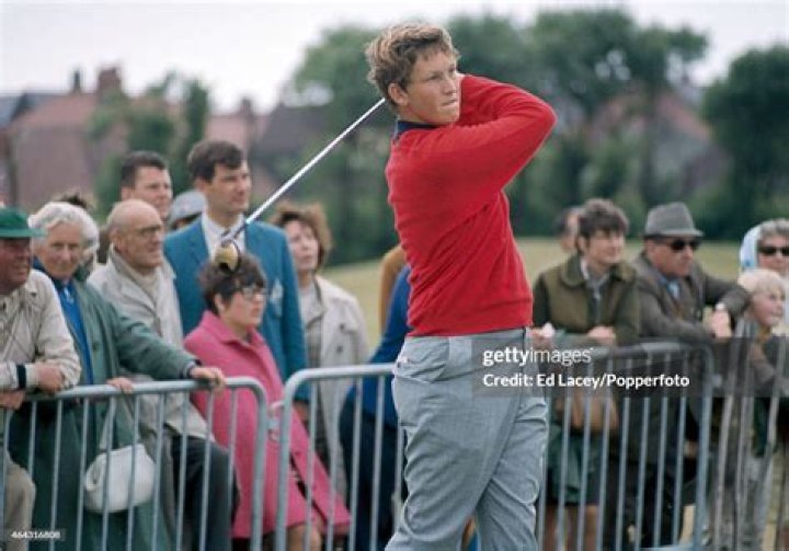 Dale Hayes Biography, Age, Height, Wife, Net Worth, Family