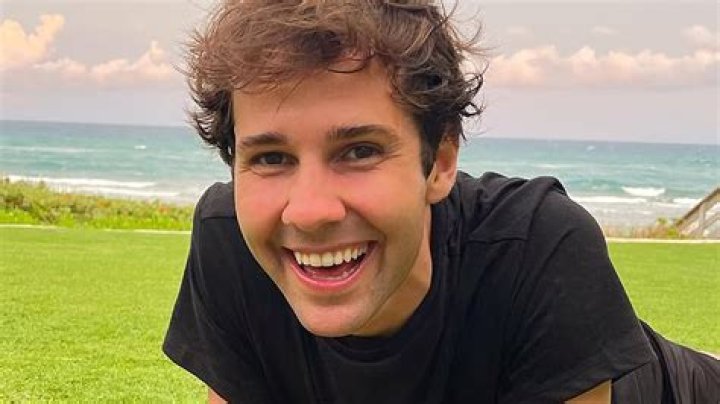 David Dobrik Biography, Age, Height, Wife, Net Worth, Family