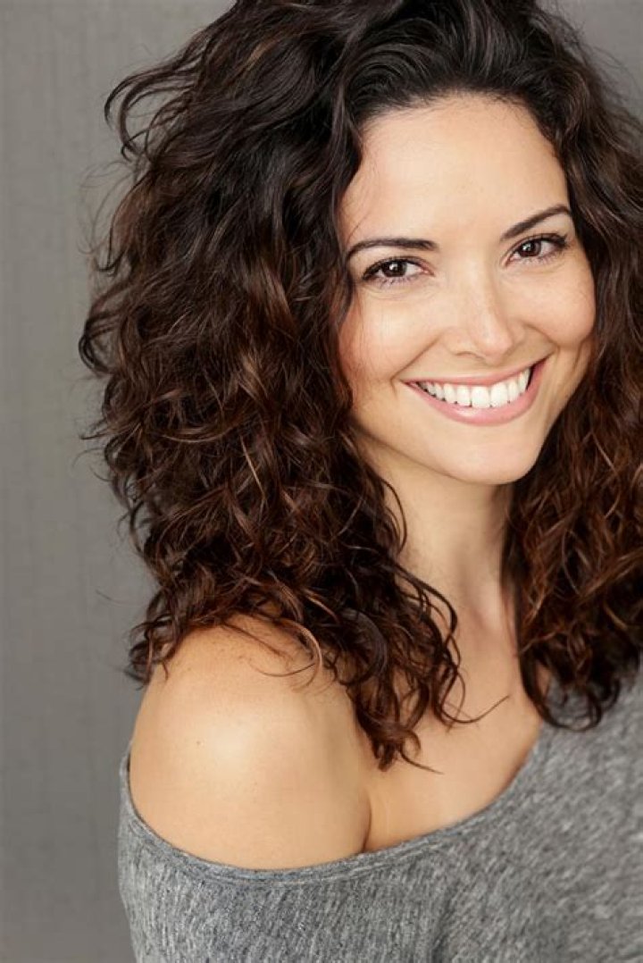 Denise Quiñones Biography, Age, Height, Husband, Net Worth, Family