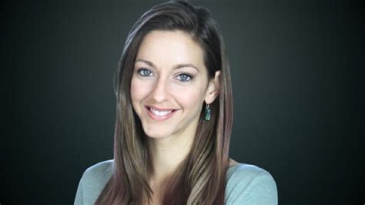 Dianna Cowern Biography, Age, Height, Husband, Net Worth, Family