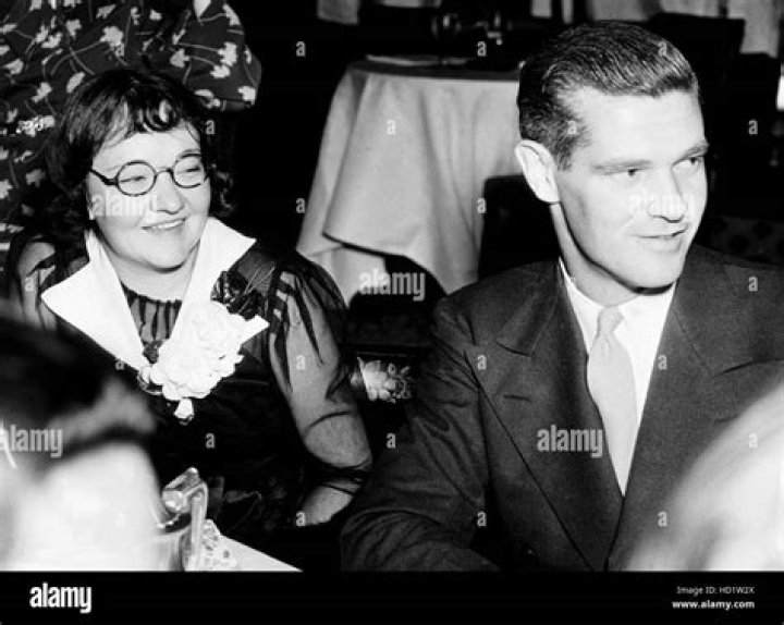 Dorothy Mackaye Biography, Age, Height, Husband, Net Worth, Family