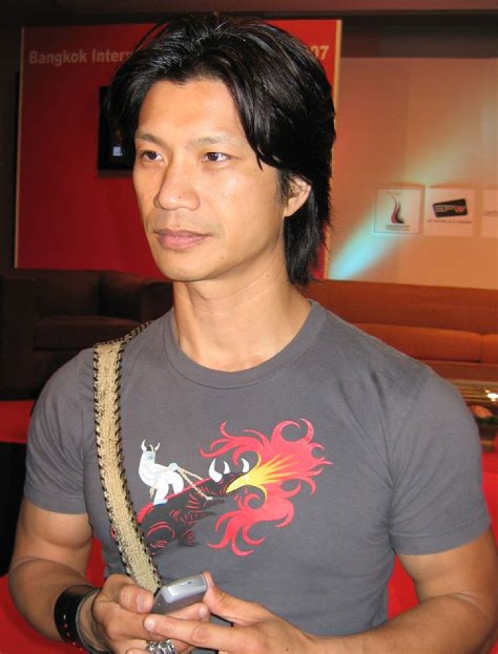 Dustin Nguyen biografía, edad, altura, esposo, net worth, familia