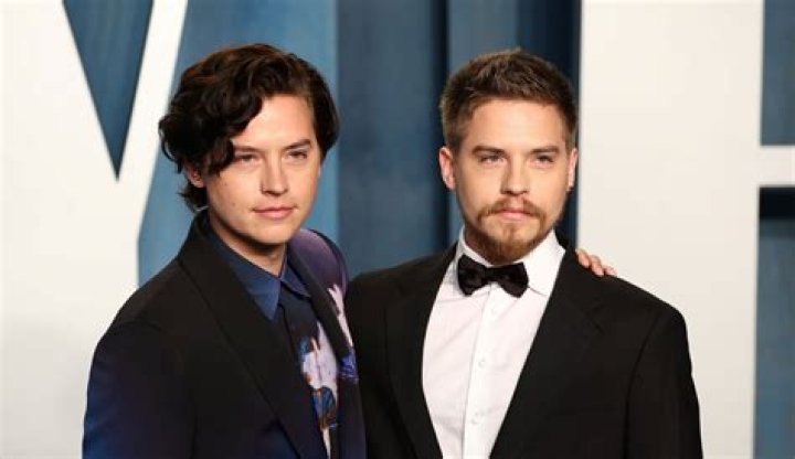 Dylan and Cole Sprouse Biography, Age, Height, Wife, Net Worth, Family
