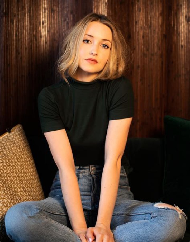 Emily Tennant biografía, edad, altura, esposa, net worth, familia