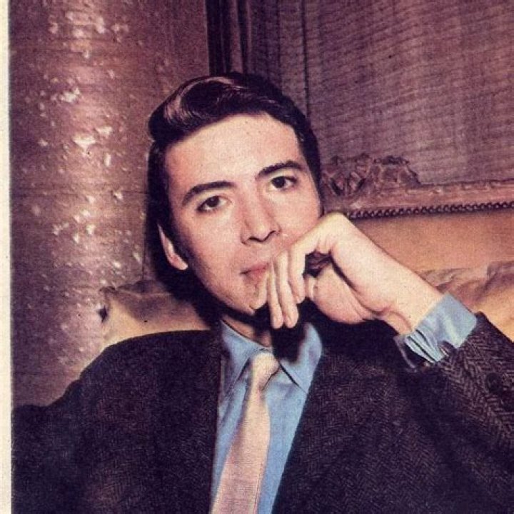 Enrique Álvarez Félix biografía, edad, altura, esposo, net worth, familia