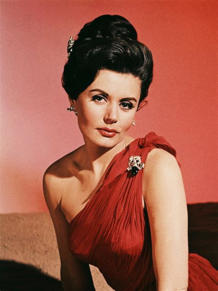 Eunice Gayson Biography, Age, Height, Husband, Net Worth, Family
