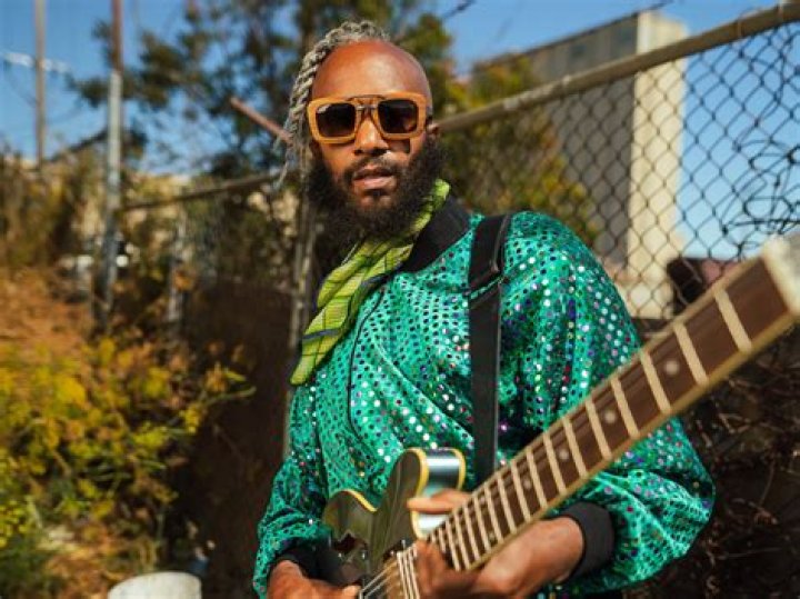 Fantastic Negrito Biography, Age, Height, Wife, Net Worth, Family