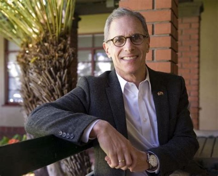 Fred Karger Biography, Age, Height, Wife, Net Worth, Family