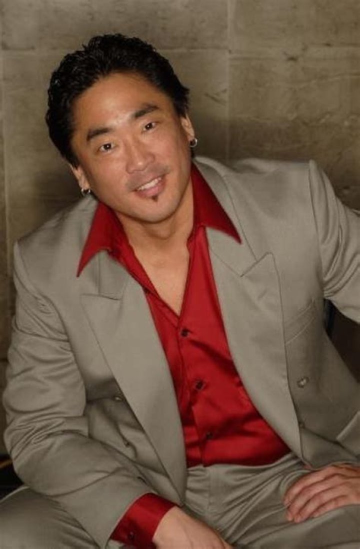 Garret T. Sato biografía, edad, altura, esposo, net worth, familia
