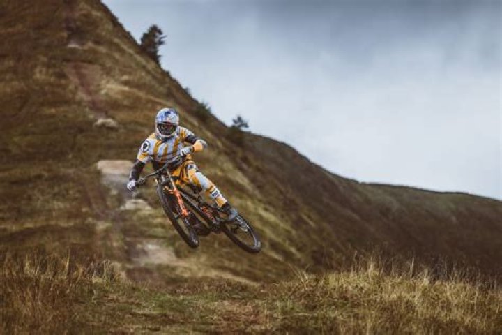 Gee Atherton Biography, Age, Height, Wife, Net Worth, Family