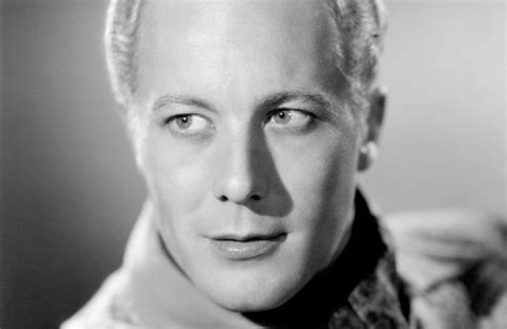 Gene Raymond Biography, Age, Height, Wife, Net Worth, Family