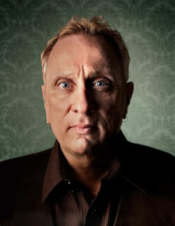 Geoffrey Giuliano Biography, Age, Height, Wife, Net Worth, Family