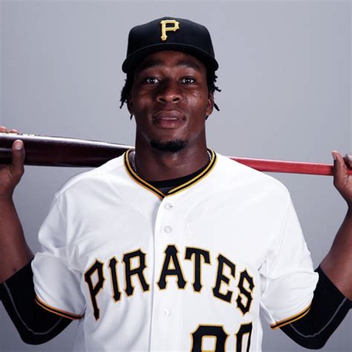 Gift Ngoepe Biography, Age, Height, Wife, Net Worth, Family