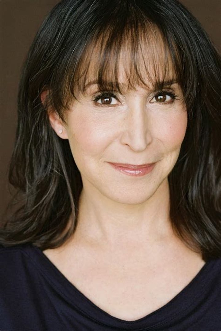 Gina Hecht Biography, Age, Height, Husband, Net Worth, Family