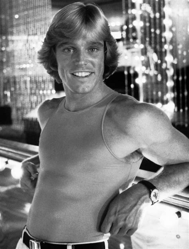 Greg Bradford Biography, Age, Height, Wife, Net Worth, Family