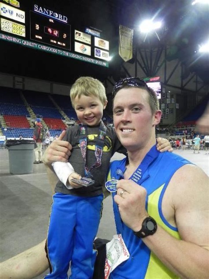 Greg Eslinger Biography, Age, Height, Wife, Net Worth, Family